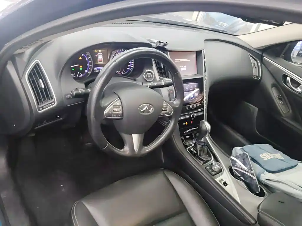 Infiniti Q50L 2016 — фото 10