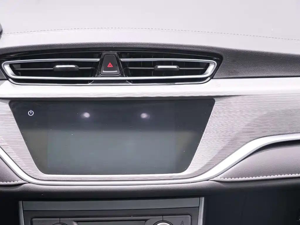 Geely Emgrand 2021 — фото 15