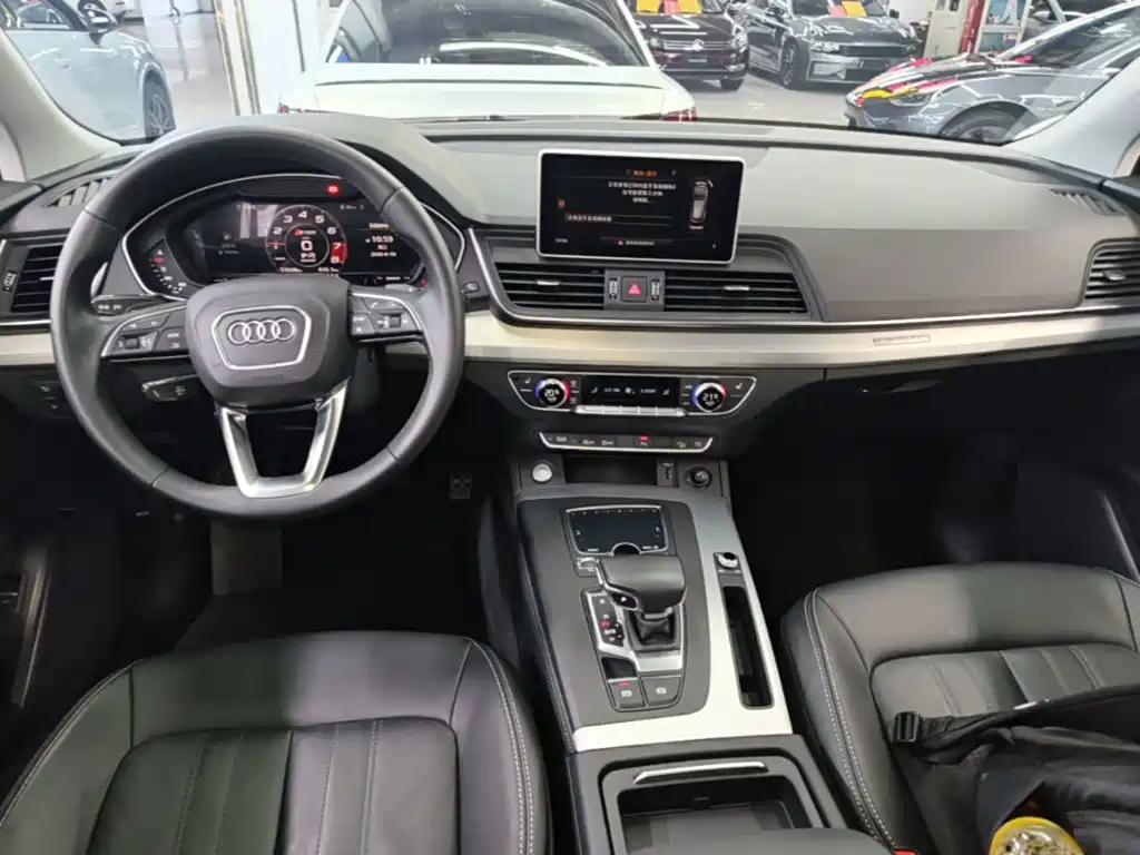 Audi Q5L 2021 — фото 10