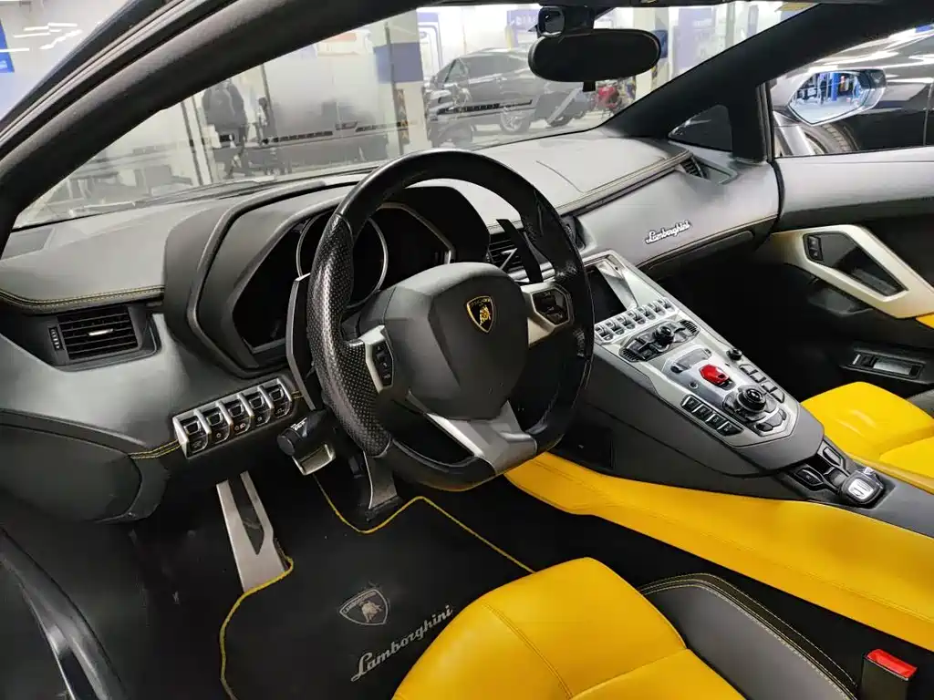 Lamborghini Aventador 2016 — фото 13