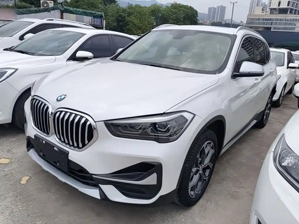 BMW X1 2022 — фото 1