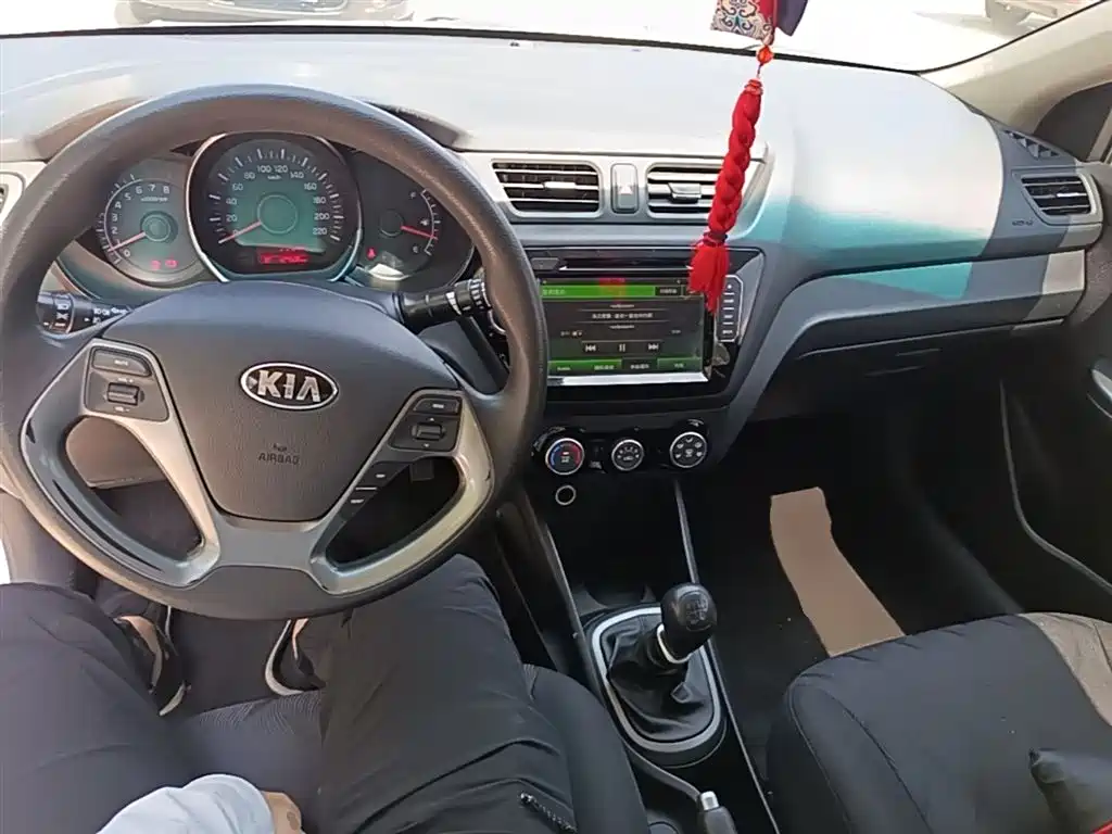 Kia K2 2015 — фото 10