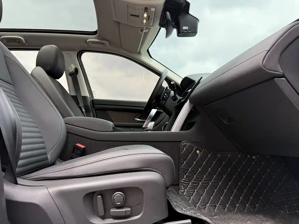 Land Rover Discovery Sport 2024 — фото 13