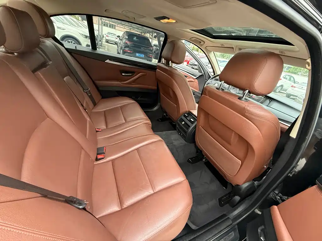 BMW 5 Series 2013 — фото 10