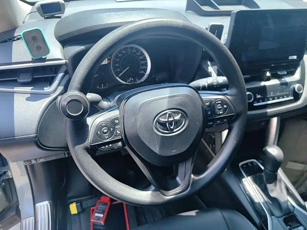 Toyota Corolla Cross 2022 — фото 11