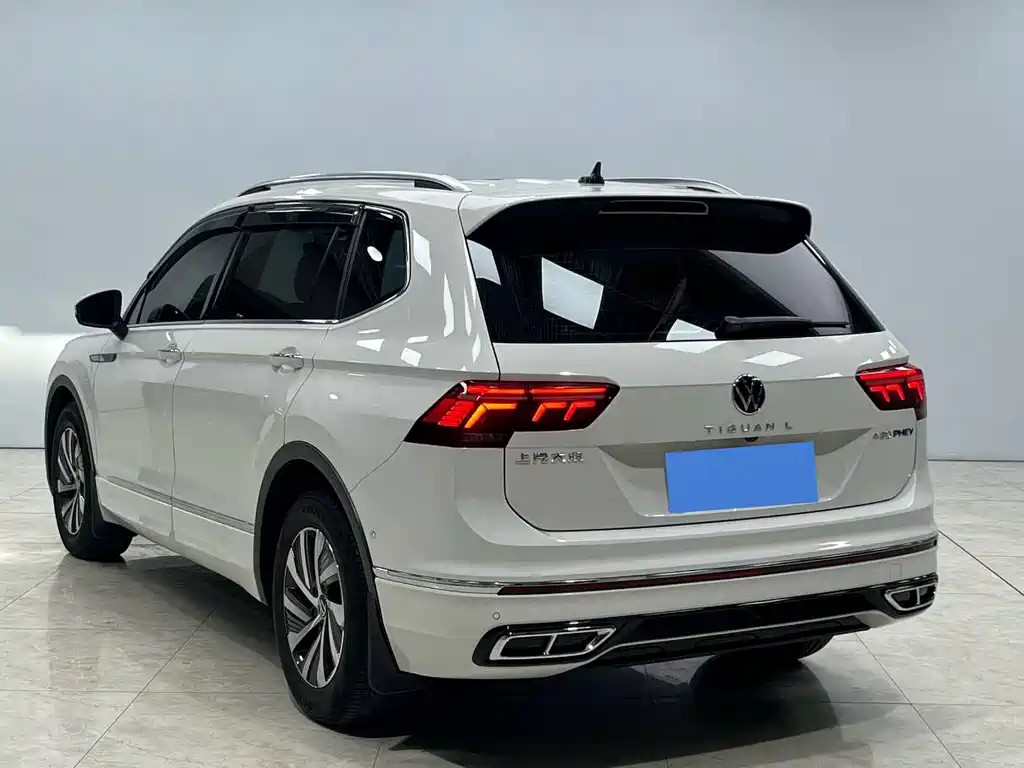 Volkswagen Tiguan L PHEV 2022 — фото 6