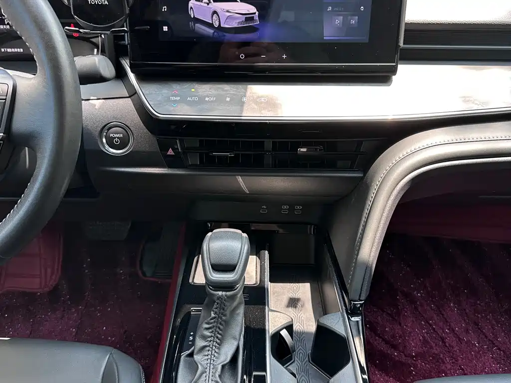 Toyota Camry 2025 — фото 15