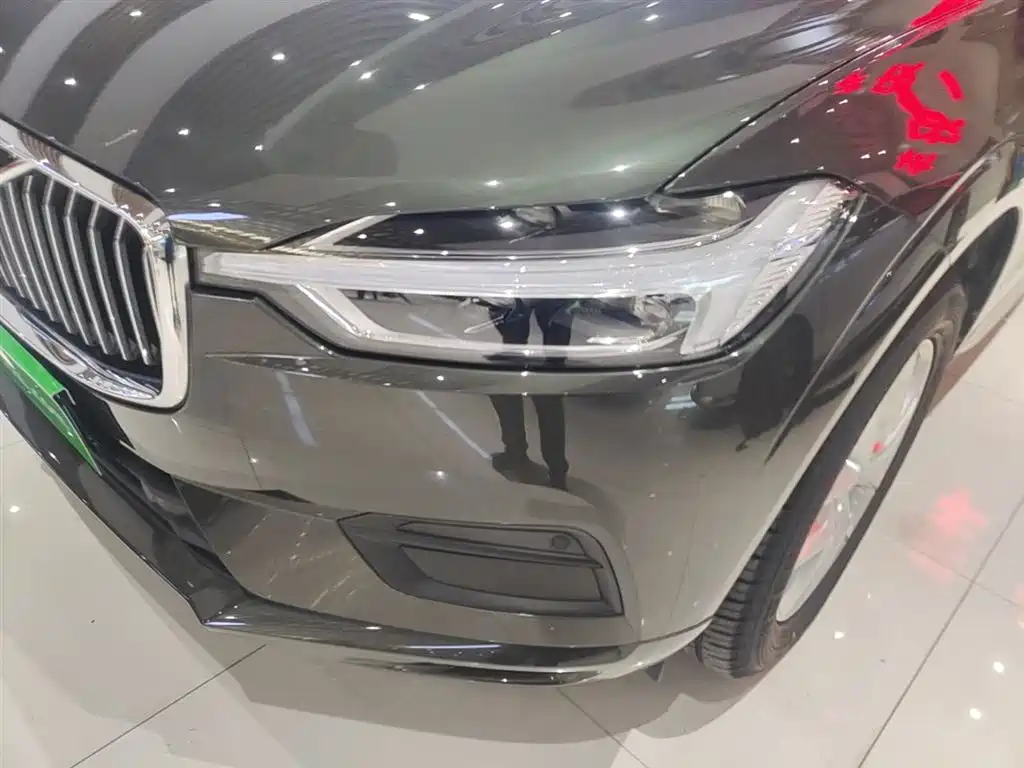Volvo XC60 2019 — фото 24