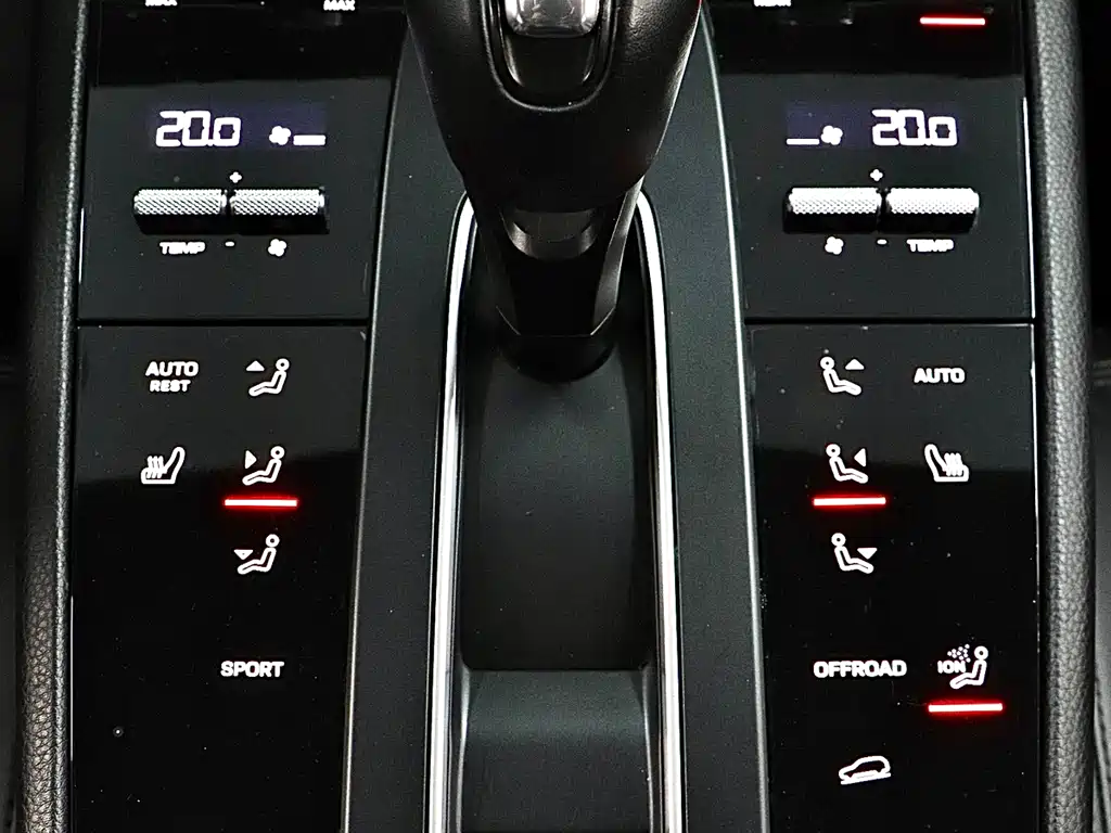 Porsche Macan 2022 — фото 21