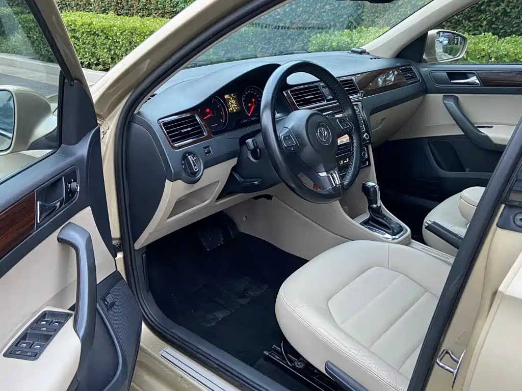 Volkswagen Santana 2014