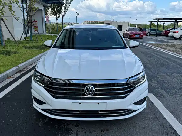 Volkswagen Sagitar 2020