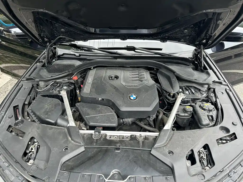 BMW 5 Series 2023 — фото 11