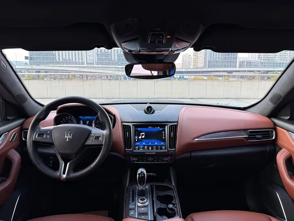 Maserati Levante 2017 — фото 16
