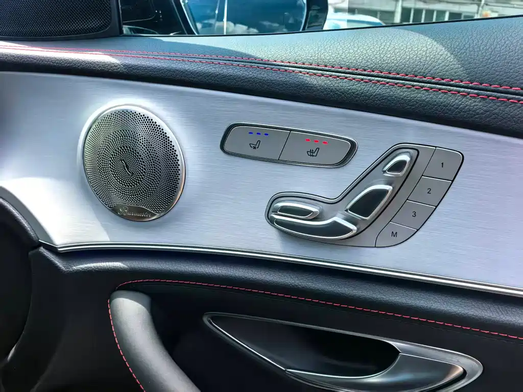 Mercedes-Benz E-Class AMG 2022 — фото 10