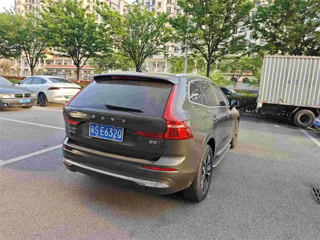 Volvo XC60 2022 — фото 4