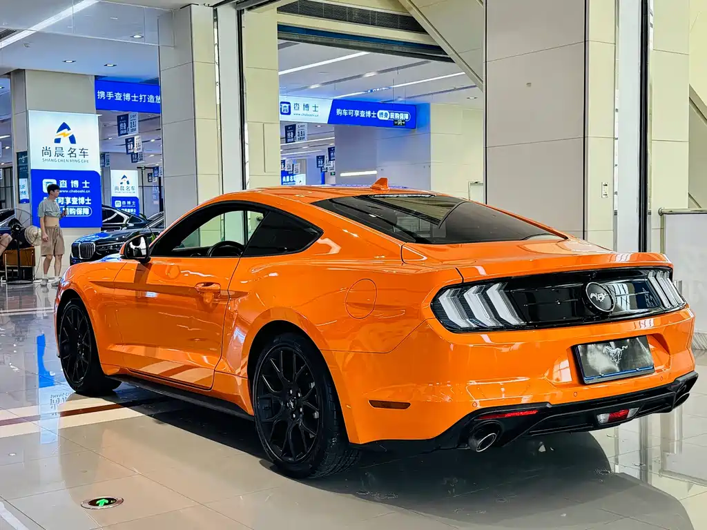 Ford Mustang 2022 — фото 20