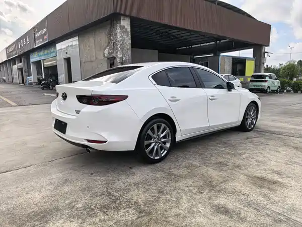 Mazda 3 Axela 2023