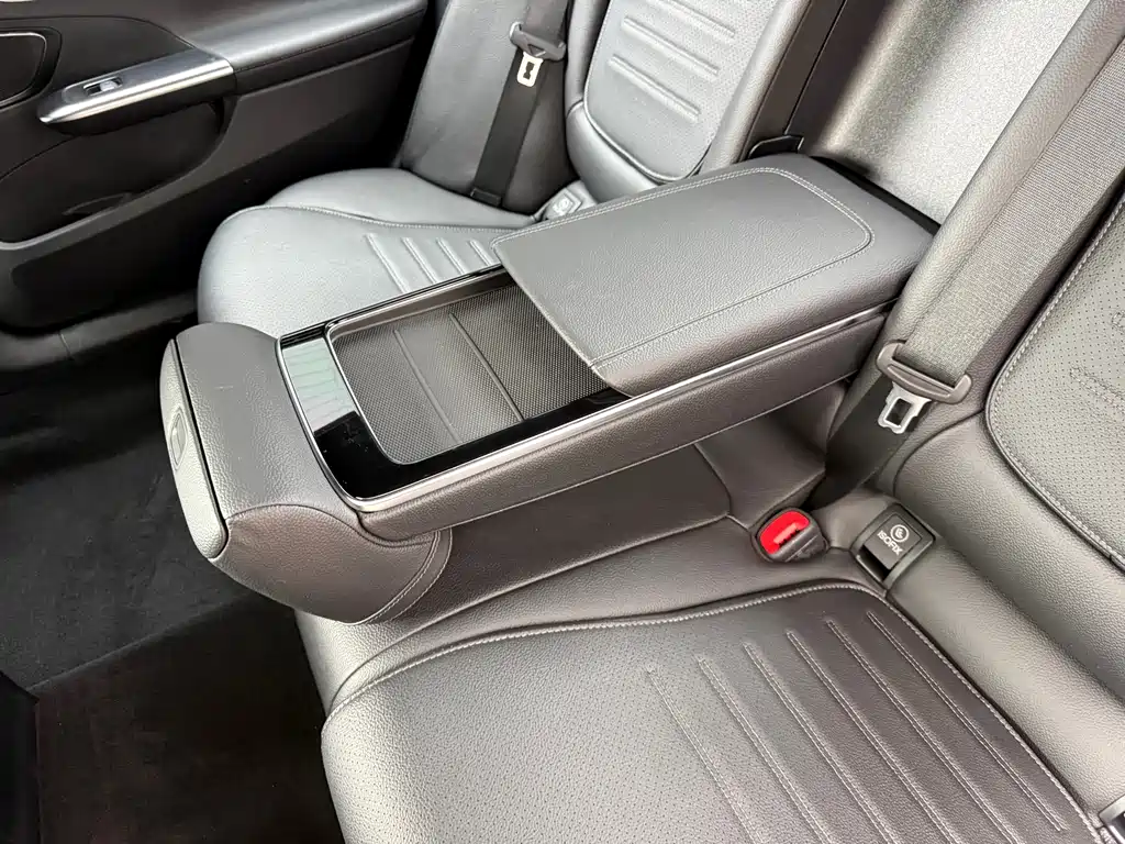 Mercedes-Benz C-Class 2022 — фото 35