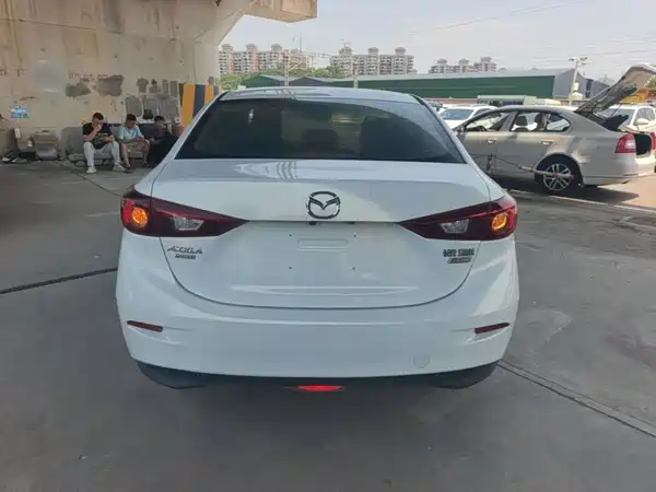 Mazda 3 Axela 2016