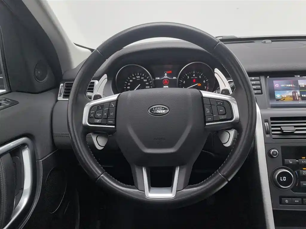 Land Rover Discovery Sport 2018 — фото 11