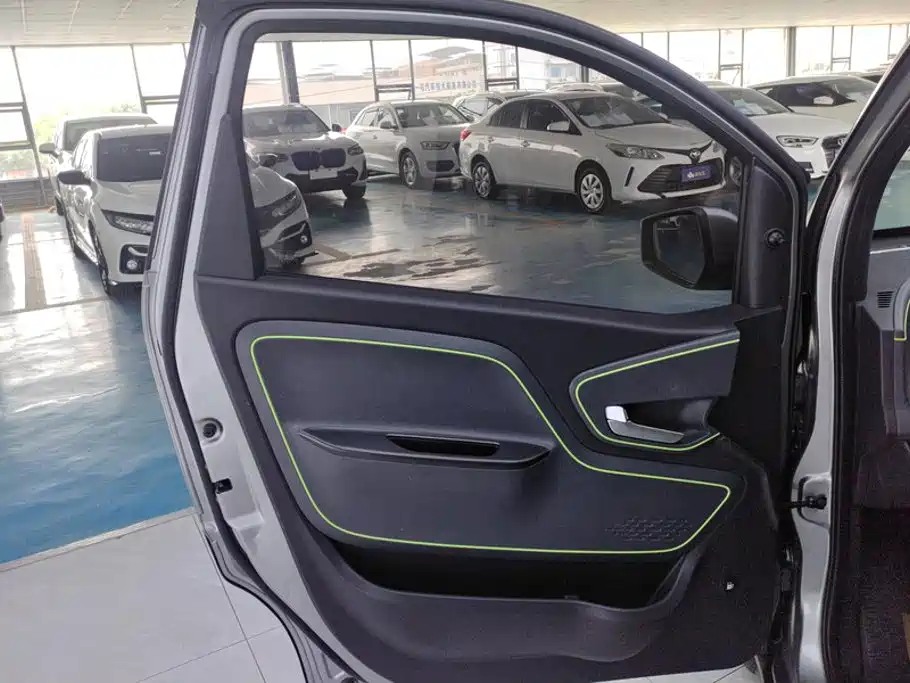 Baojun E100 2019