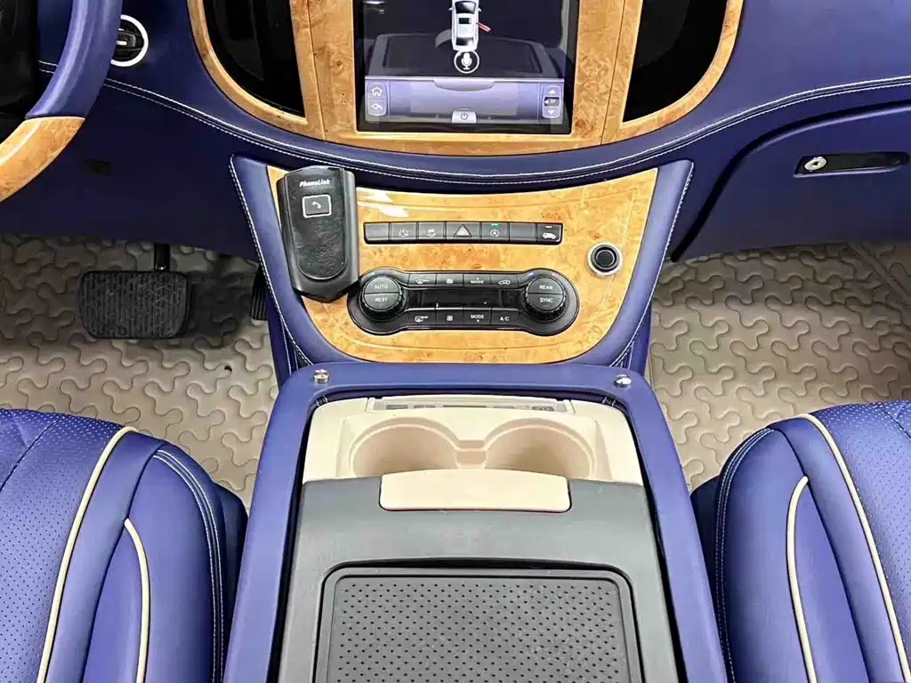 Mercedes-Benz Vito 2020 — фото 18