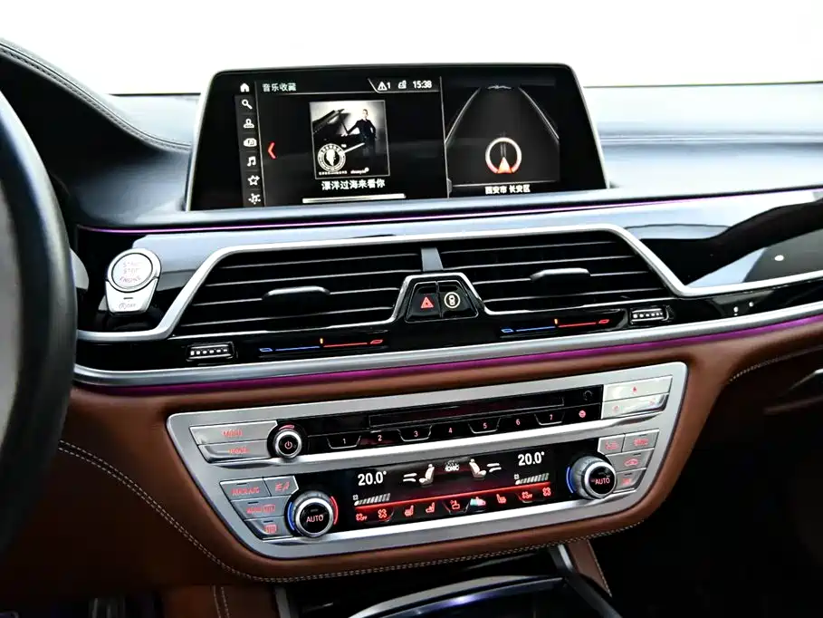 BMW 7 Series 2019 — фото 19