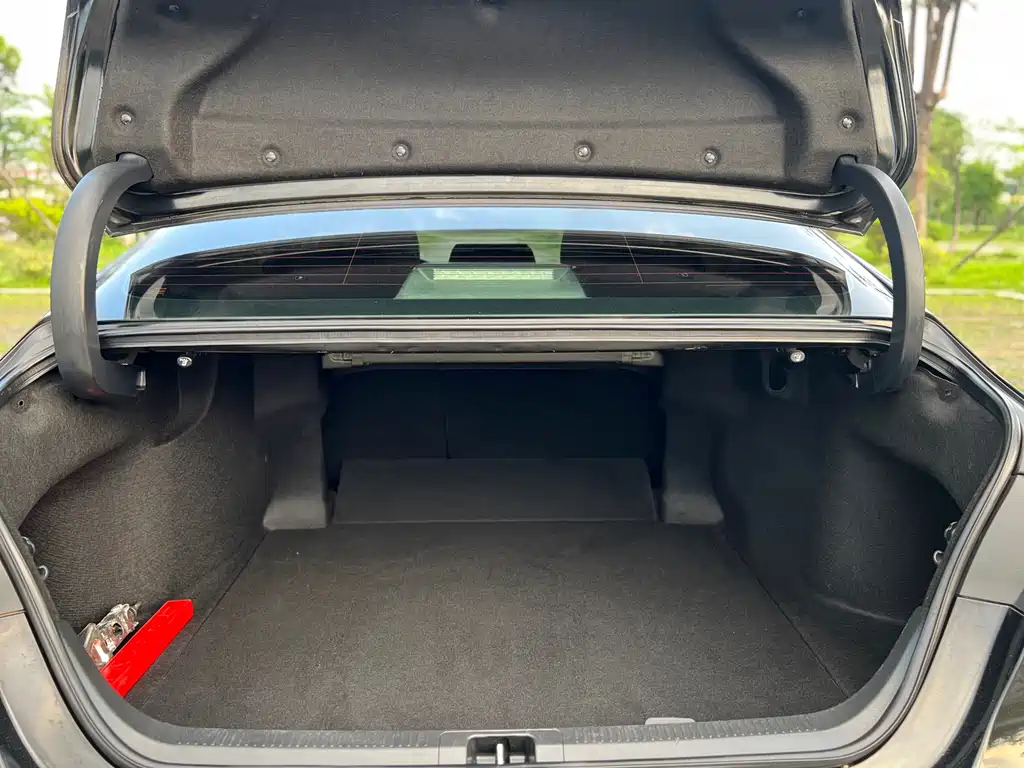 Toyota Camry 2018 — фото 31