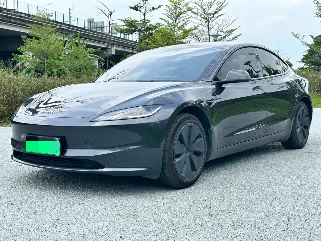 Tesla Model 3 2024 — фото 1
