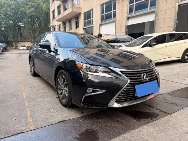 Lexus ES 2017