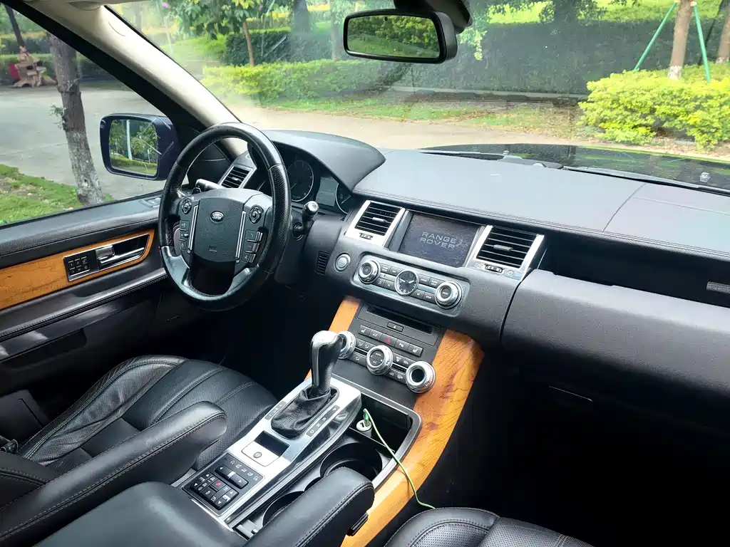 Land Rover Range Rover Sport 2011 — фото 48