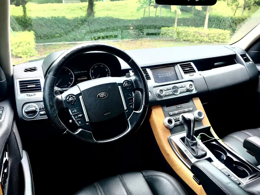 Land Rover Range Rover Sport 2011 — фото 45