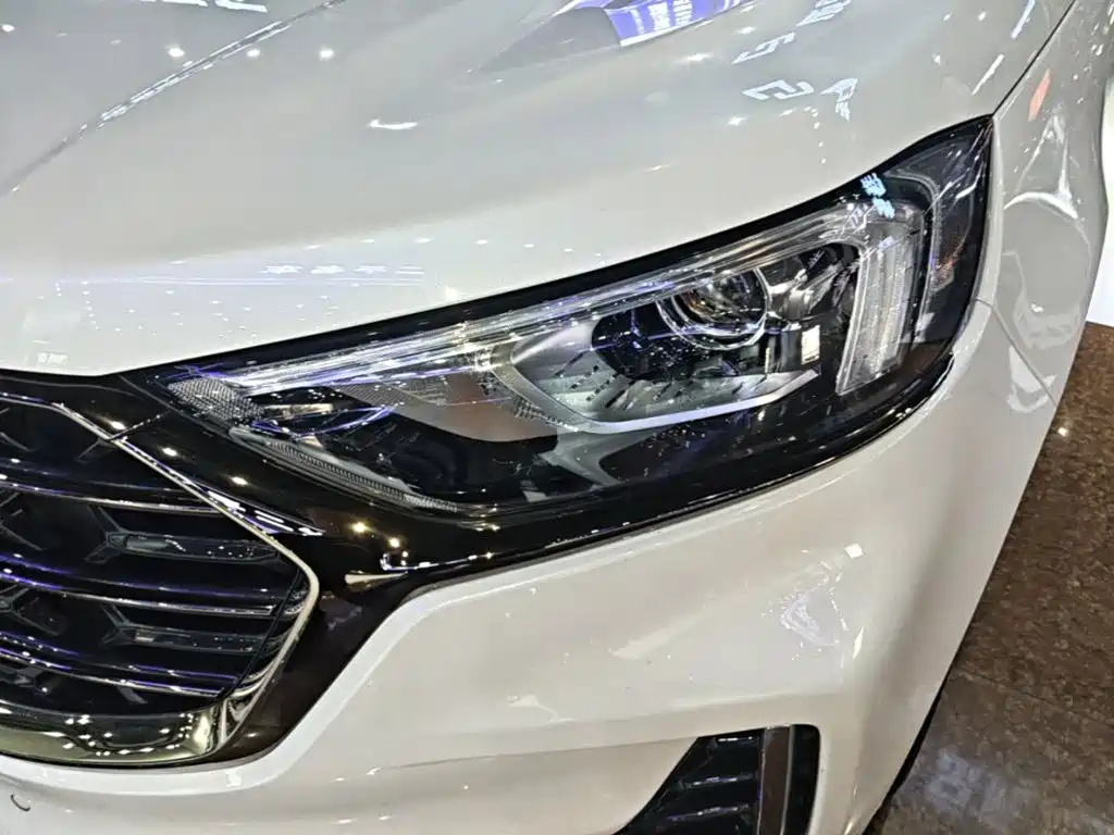 Ford Edge 2022 — фото 24