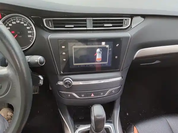 Peugeot 408 2016