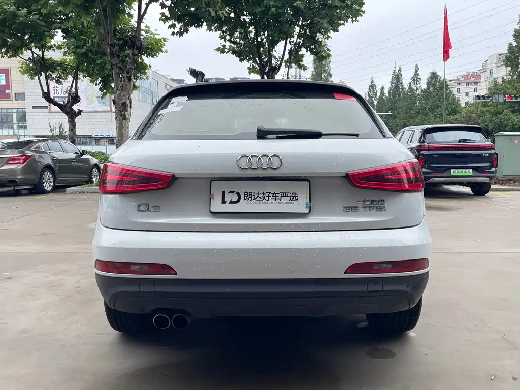 Audi Q3 2015 — фото 8