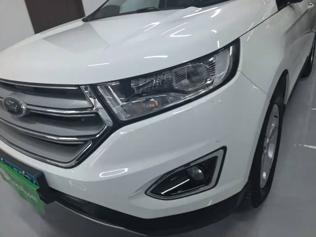Ford Edge 2017 — фото 24