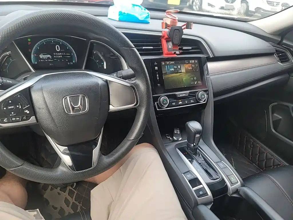 Honda Civic 2018 — фото 10