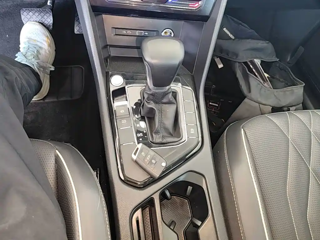 Volkswagen Tiguan L 2023 — фото 14