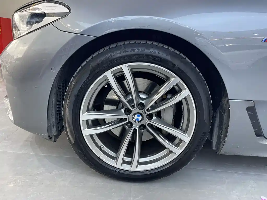 BMW 6 Series GT 2019 — фото 20