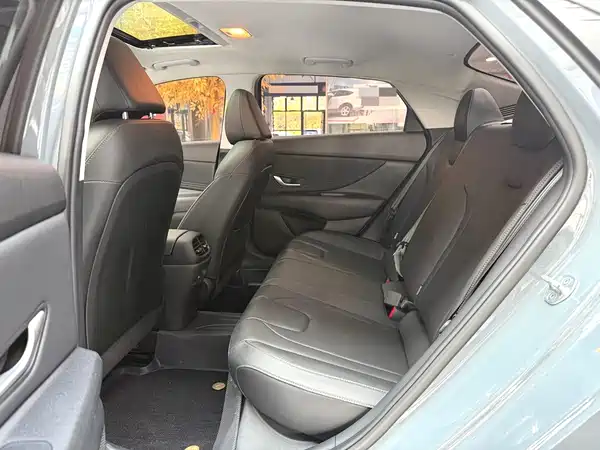 Hyundai Elantra 2023