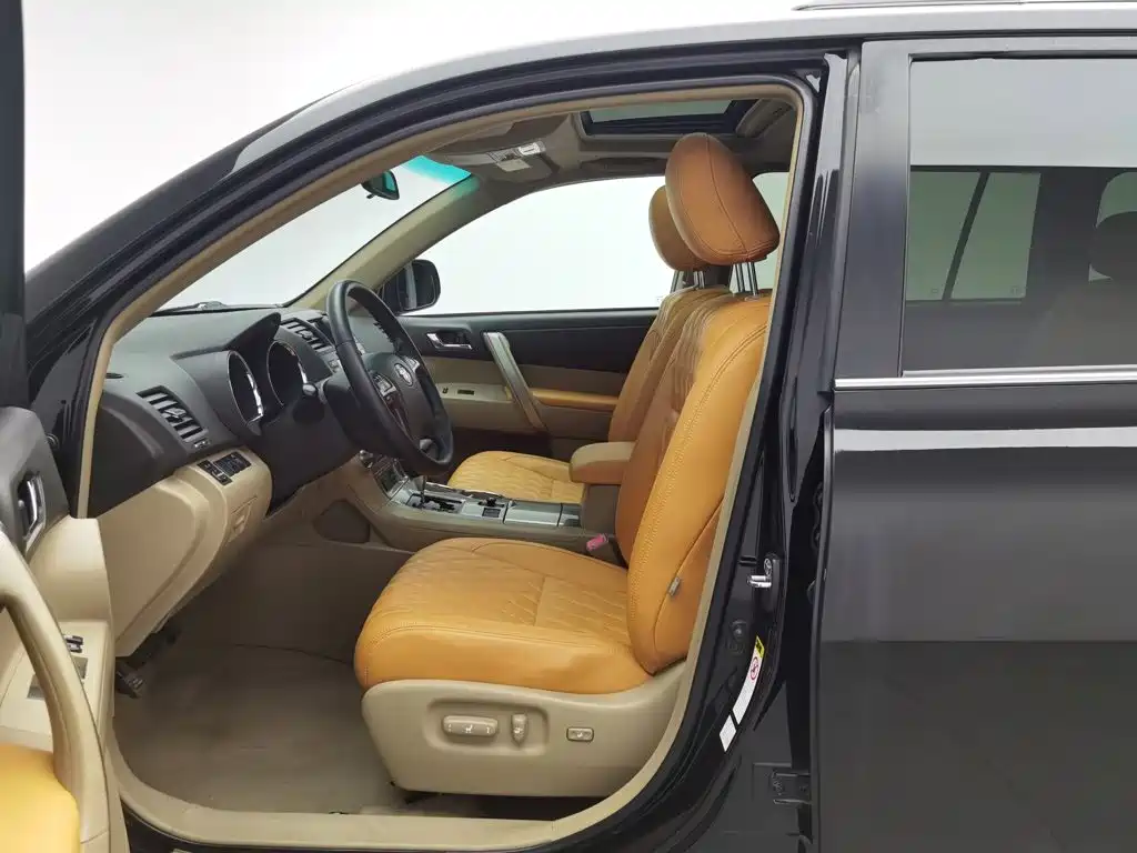 Toyota Highlander 2014 — фото 10