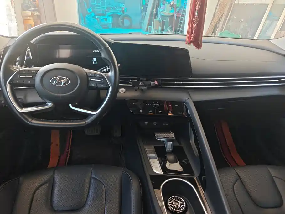 Hyundai Elantra 2021 — фото 12