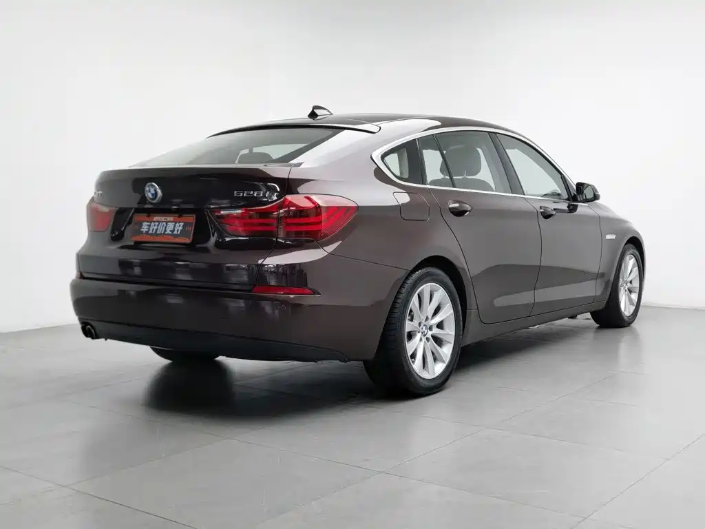 BMW 5 Series GT 2017 — фото 2