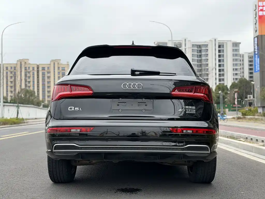 Audi Q5L 2019 — фото 13