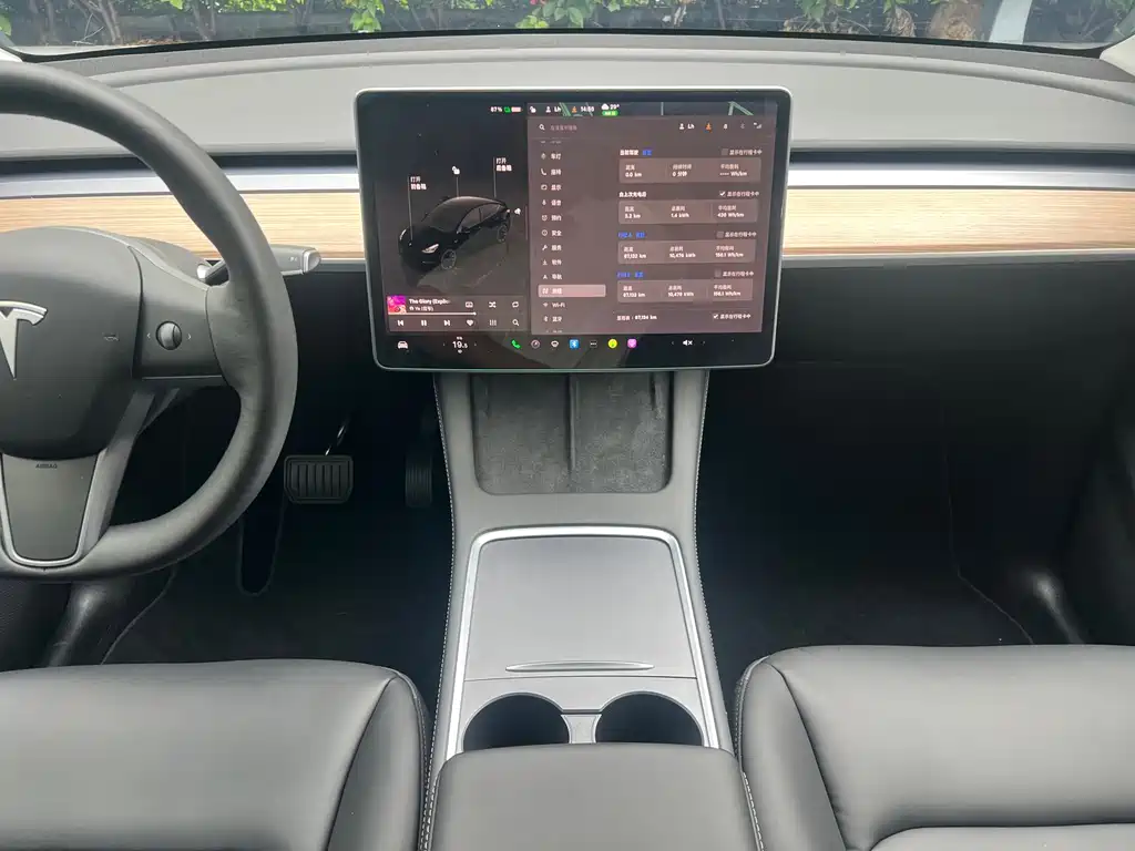 Tesla Model Y 2022 — фото 10