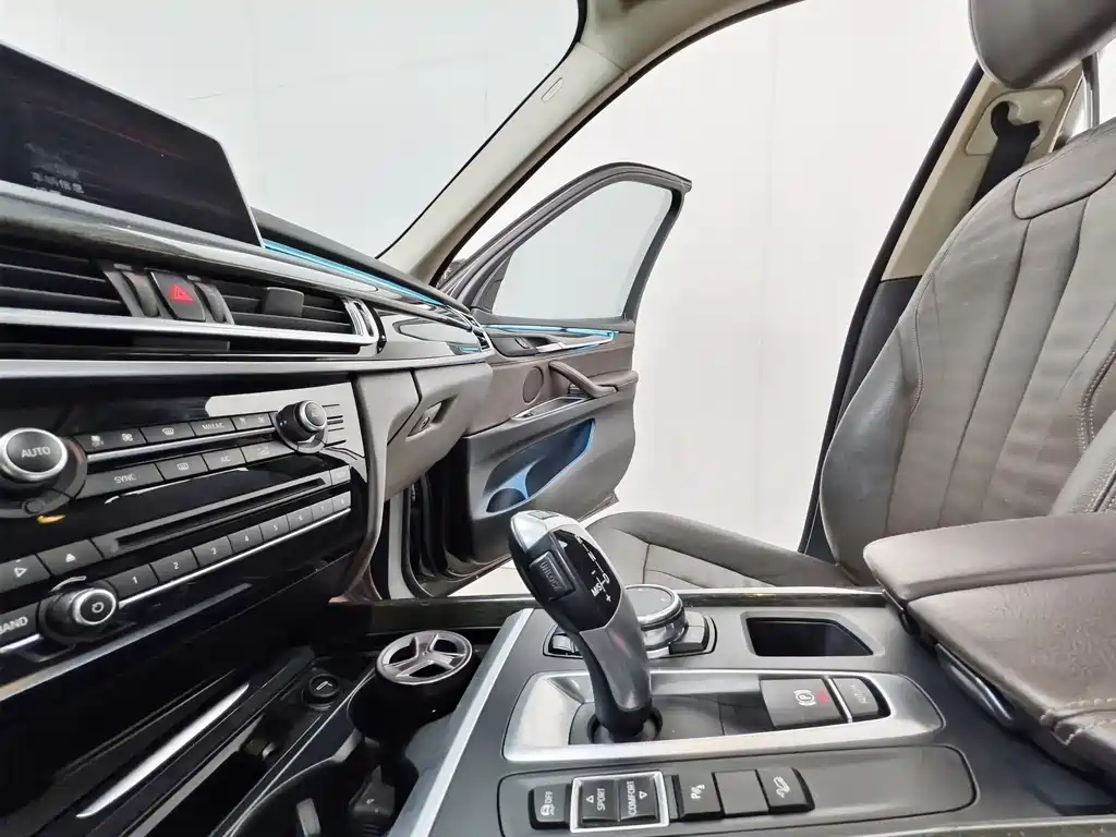 BMW X5 2015 — фото 12