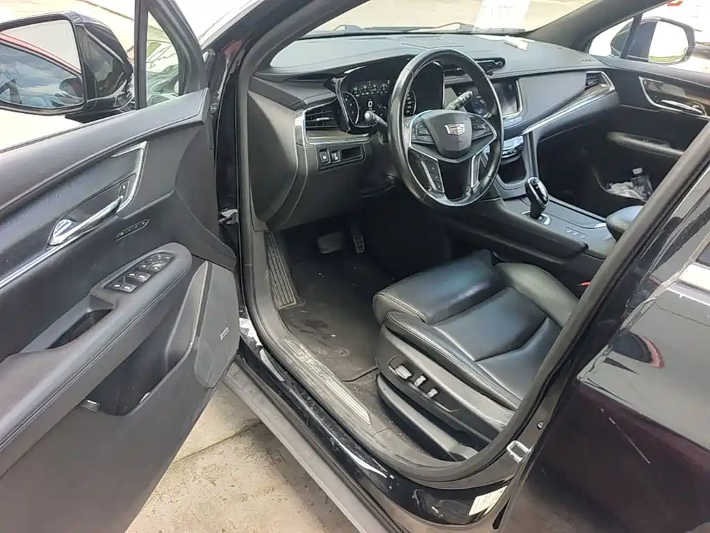 Cadillac XT5 2016 — фото 16
