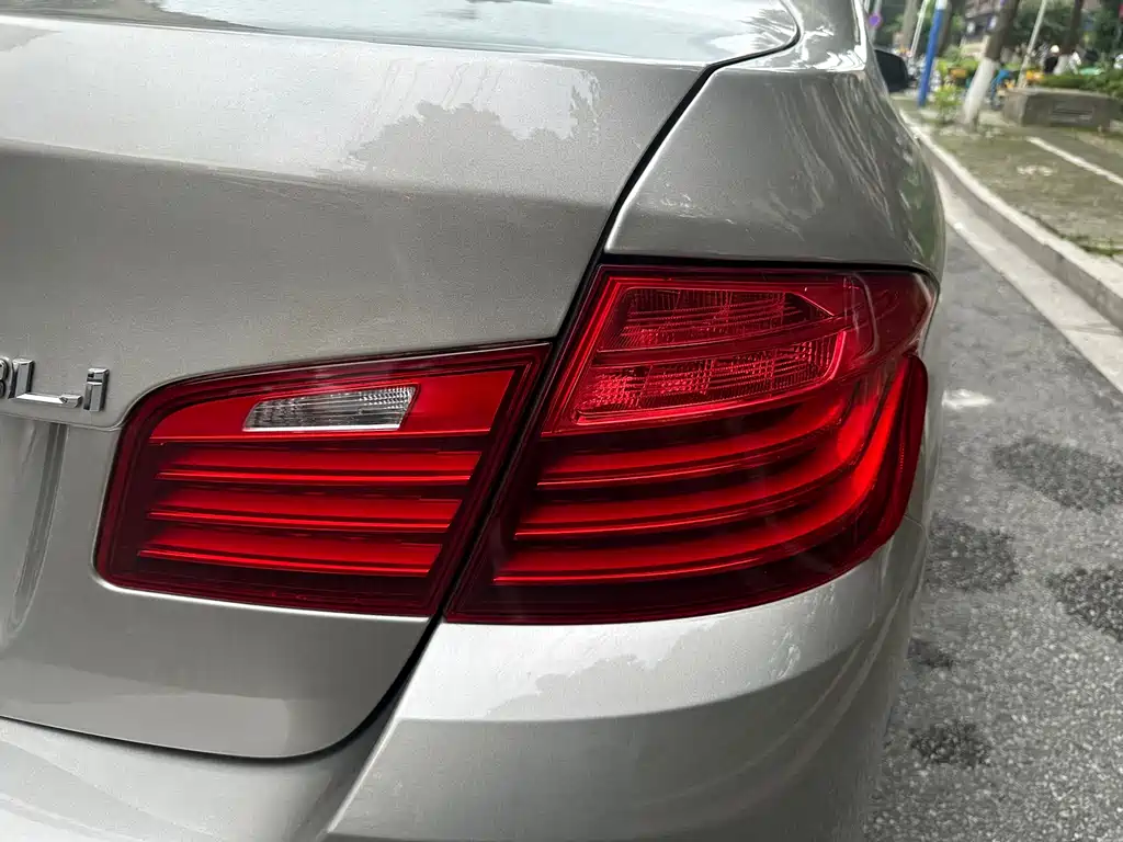 BMW 5 Series 2016 — фото 19