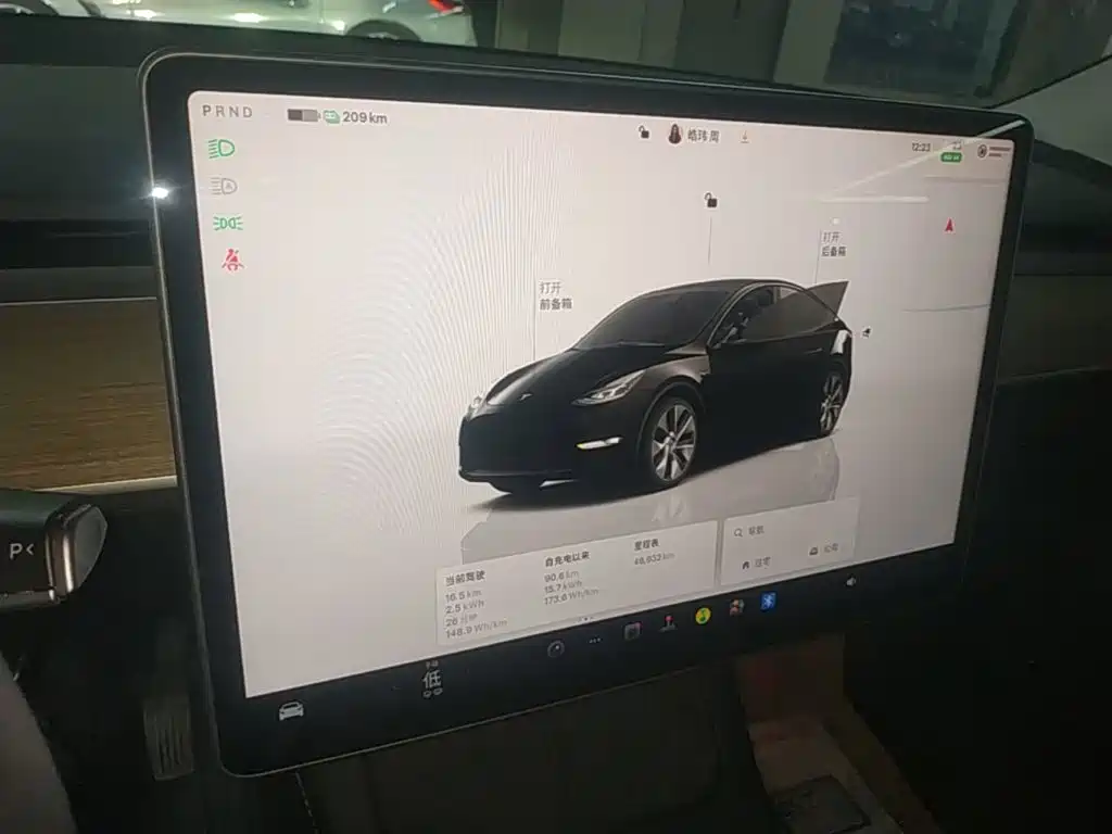 Tesla Model Y 2023 — фото 13
