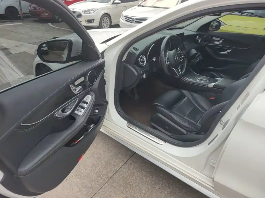 Mercedes-Benz C-Class 2019 — фото 16